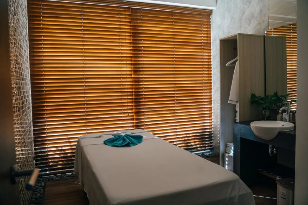 blind massage